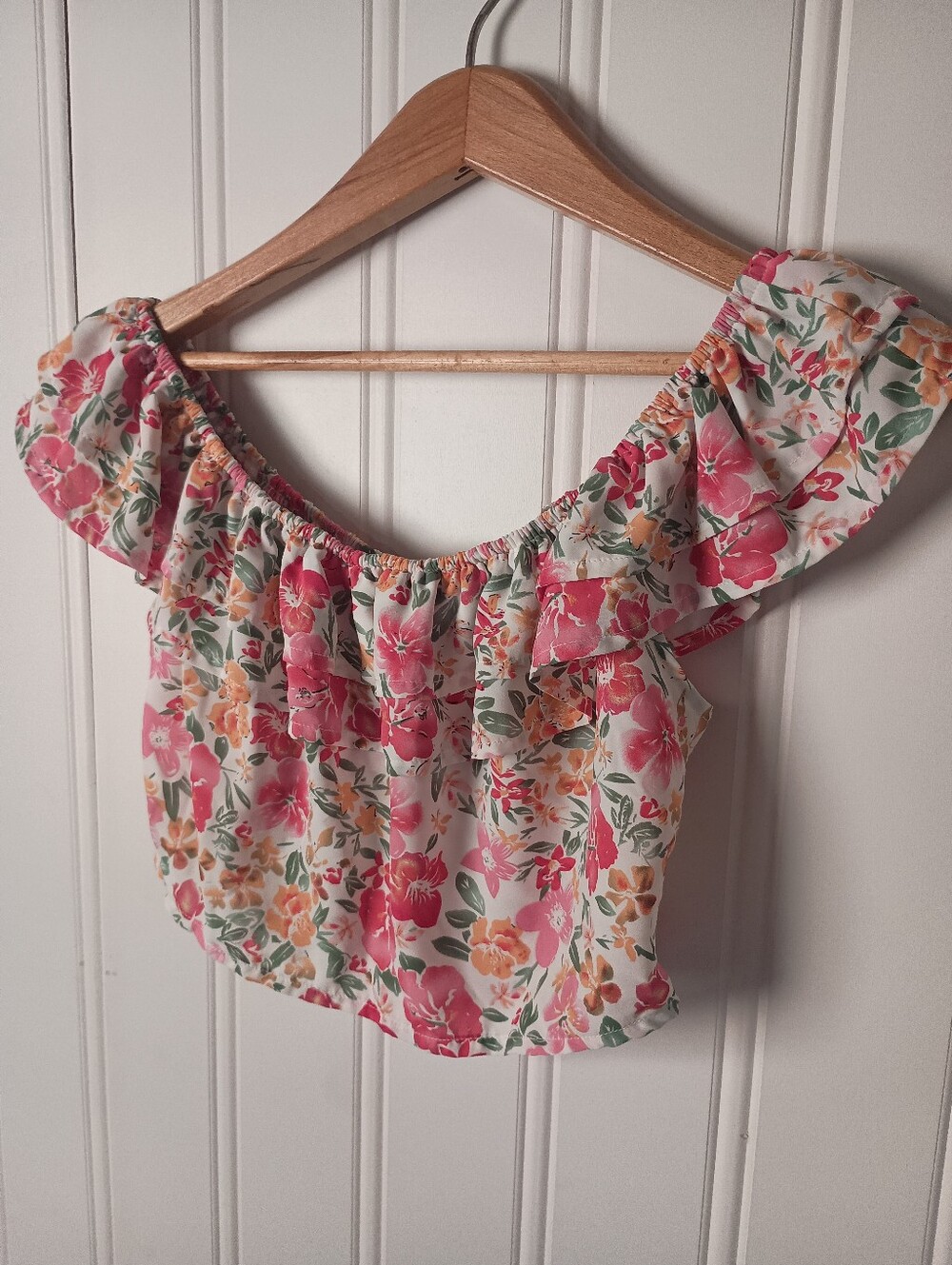 Pink Lily- Floral Off-Shoulder Crop Top- Size L